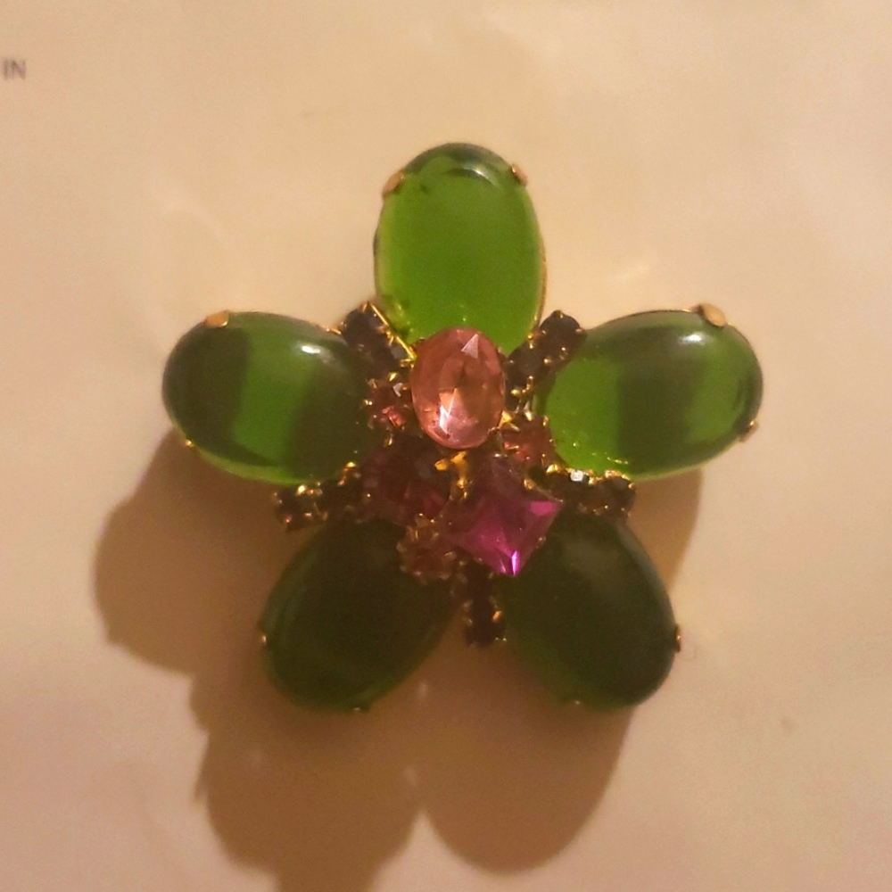 Vintage costume jewelry Brooch